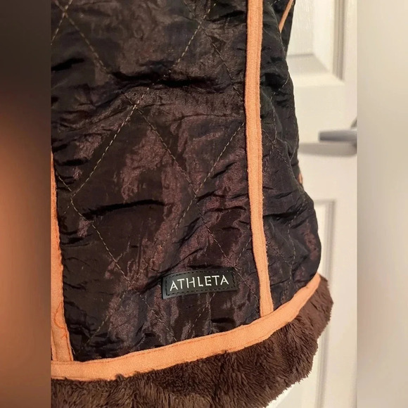 Athleta women's vest in brown with tan trim, hip length, faux‎ fur lining-M - Picture 6 of 7